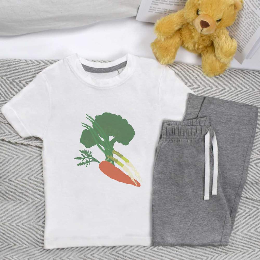 'Broccoli Carrots And Spring onions' Kids Nightwear / Pyjama Set (KP045829)