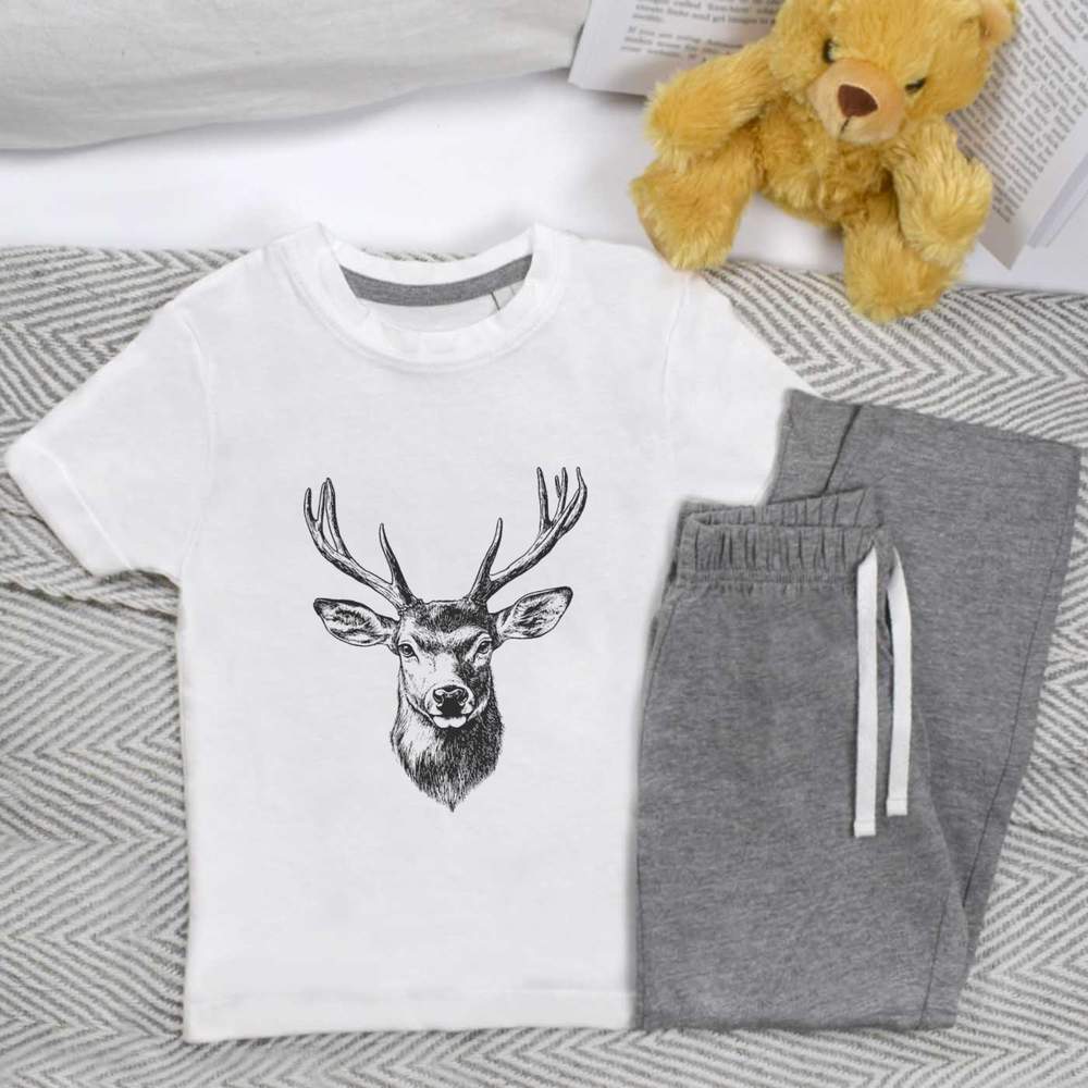 'Red Deer Stag' Kids Nightwear / Pyjama Set (KP049387)
