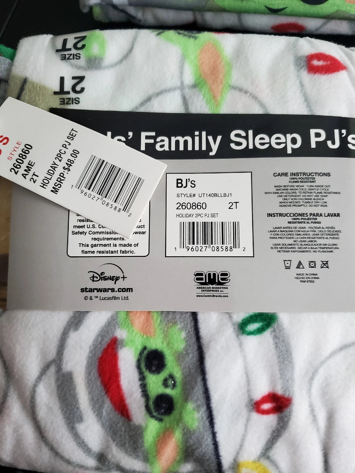 Children's Pajamas 2 piece Christmas holiday winter Krogu /Yoda theme new w tags